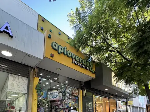 Local Cabildo y Echeverria 3,20 x 42 metros