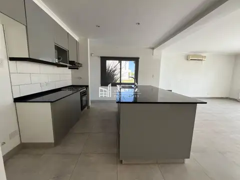 Casa en Venta en Belen De Escobar, USD 265.000