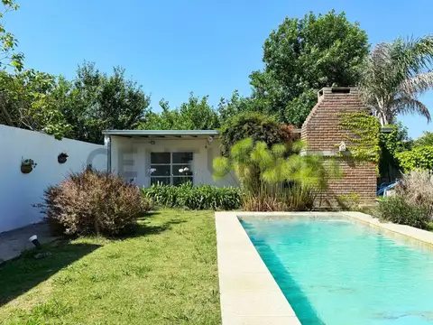 Casa en venta 3 dormitorias con pileta en Berisso 167 e/ 25 y 26