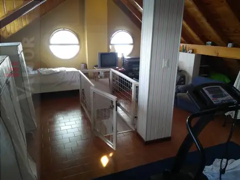 Casa en Venta con 4 cocheras