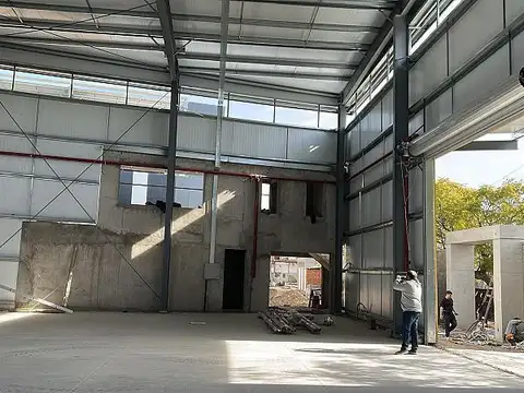 Galpon en Alquiler 32  mts Fondo