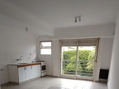 Calle 3 768 e/ 768 e/ 47 y 48 1ºC