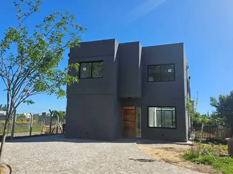 Casa  en Venta en San Ramón, Pilar del Este, Pilar