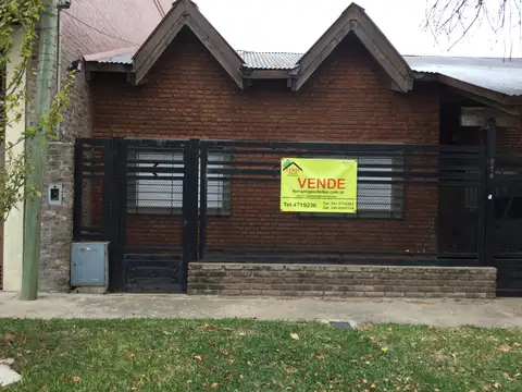 GRANADERO BAIGORRIA/CHALET BARRIO CORREO/PITAGORAS 300 APTA CREDITO