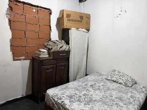 Casa 3 Amb. con 3 departamentos En Venta - Moreno