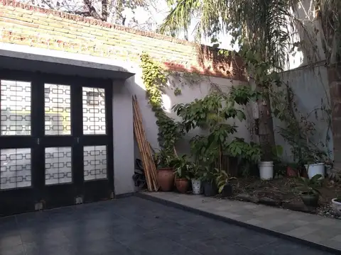 Depto Tipo Casa en Venta en Pompeya, USD 220.000