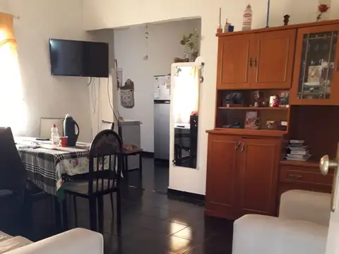 Besares 4700, Piso 1