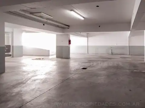 AV MAIPU 3130 COCHERA 17 SUBSUELO ENTRE ROMA Y BORGES