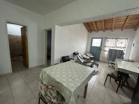 Casa 4 ambientes con 1 baño