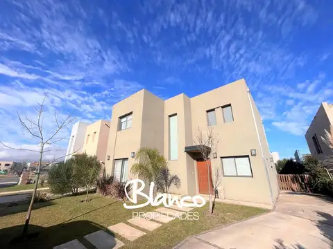 Casa en Alquiler de 3 dormitorios