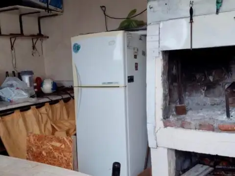 Casa 6 ambientes con 2 baños