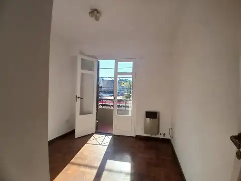 Departamento en Alquiler en Villa Ballester, $ 850.000