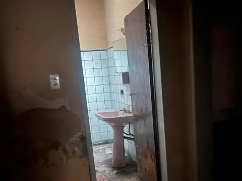 Casa a refaccionar o demoler en La Plata