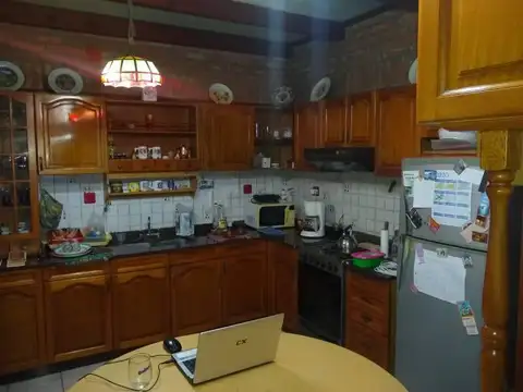 Casa 5 ambientes con 2 baños