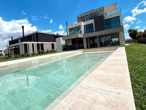 Casa en Venta de 5 dormitorios