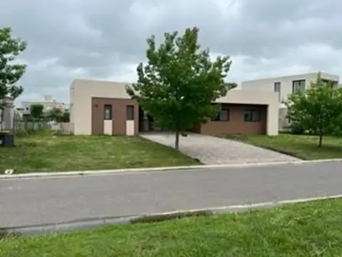 Casa Chalet  en Venta en Haras Santa Maria, Escobar, G.B.A. Zona Norte