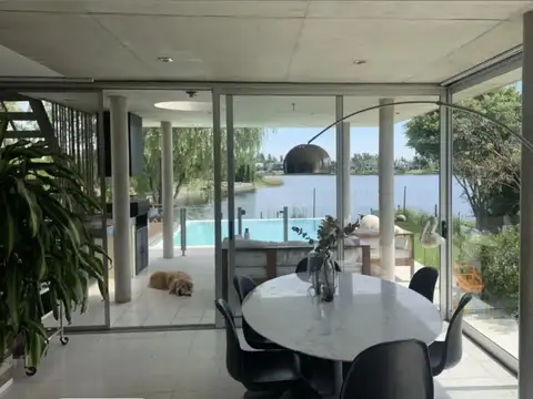 Casa 5 ambientes con 2 baños