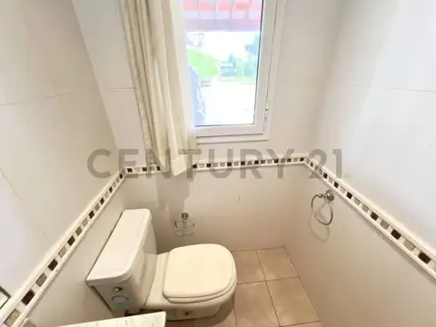 Casa en Venta con 4 cocheras