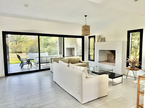 Casa 5 ambientes con 3 baños