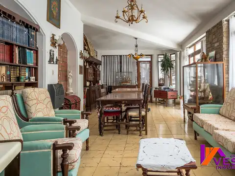 25 DE MAYO AL 200-CASA-VENTA-MICROCENTRO 100