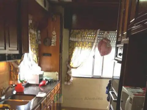 Casa 5 ambientes con 3 baños