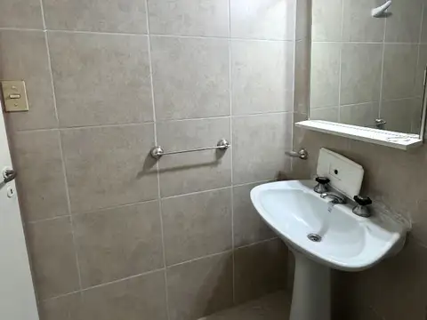 Av Francia al 900 Barrio Nuestra señora de Lourdes