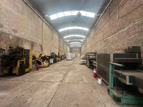 Galpon en Venta 50  mts Fondo