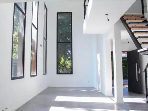 Casa en Venta en Barrio Parque Leloir, USD 320.000