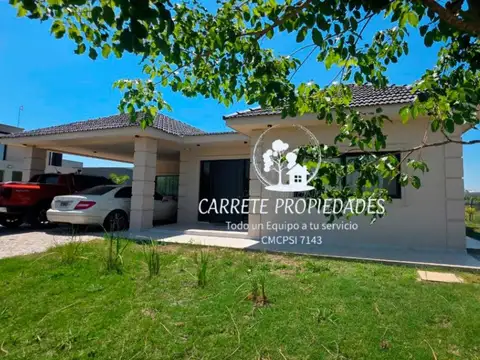 Casa en ALQUILER con pileta y cochera. Lote con fondo a verde. Barrio San Ramiro 100