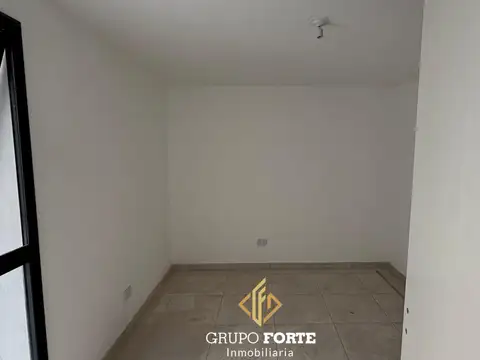 Esmeralda 400, Piso 1