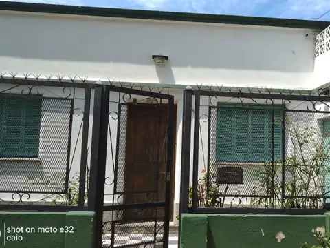 Casa en venta-Quilmes Oeste