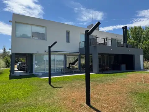 Casa en Alquiler Temporal en Haras Del Sol, USD 2.500