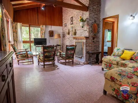 Casa 5 ambientes con 3 baños