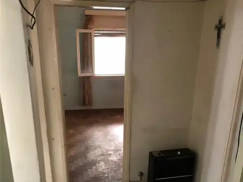 NUEVO PRECIO - CASA - 4 ½ AMB - LOTE 10X40 - EXTENSO FONDO LIBRE - A REMODELAR