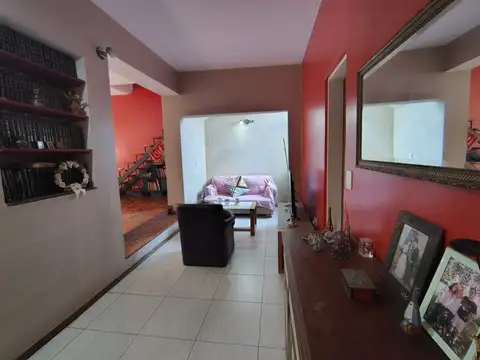 Depto Tipo Casa 4 ambientes con 2 baños