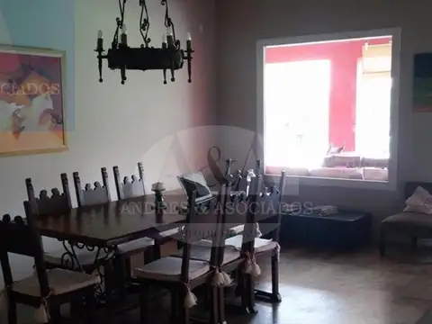 Casa en Alquiler Temporal con 5 cocheras