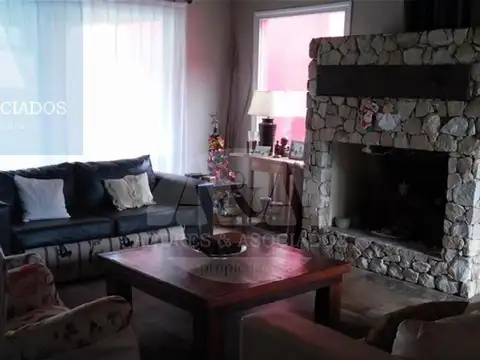 Casa 4 ambientes con 4 baños