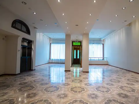 VENTA/PERMUTA - Local comercial totalmente equipado listo para eventos o desarrollos comerciales - C