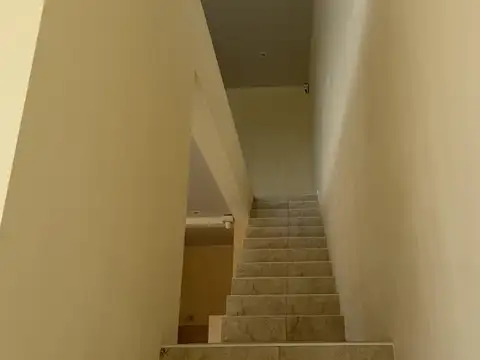 LOCAL COMERCIAL EN CALLE 12 DE ABRIL COLON ENTRE RIOS