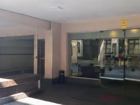 Cochera en Av. Independencia 1500 - Monserrat / San Telmo