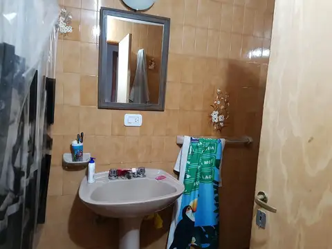 Casa 5 ambientes con 1 baño