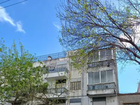 MONOAMBIENTE AL FRENTE CON BALCON ZONA UNR