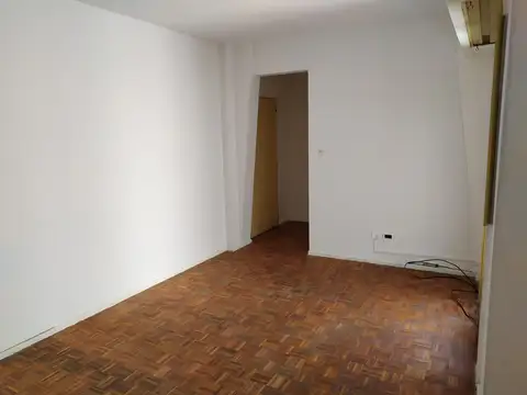 Combate De Los Pozos 100, Piso 10