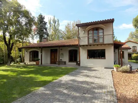 Casa en venta de 6 dormitorios en Lomas de San Isidro