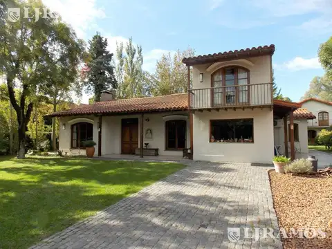 Casa en venta de 6 dormitorios en Lomas de San Isidro