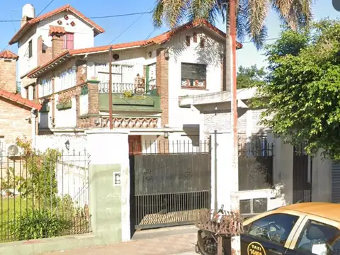 Casa en venta - 9 Dormitorios 11 Baños - Cocheras - 500Mts2 - Caseros