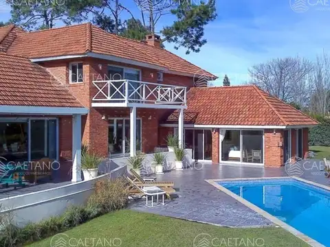 Casa 6 ambientes con 6 baños