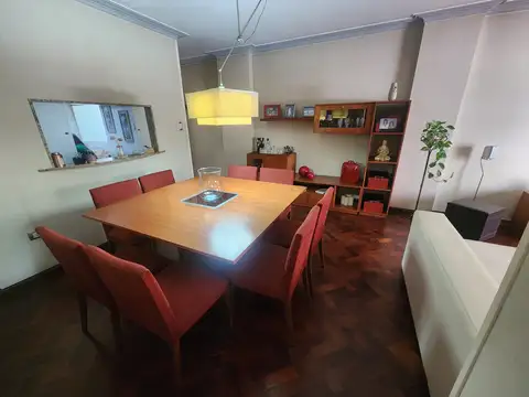 Departamento 6 ambientes con 2 baños