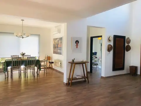 Casa en Alquiler Temporal con 2 cocheras