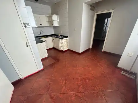 Alquilo PH. 1 Dor y Medio. Sin Expensas. Opcion Cochera